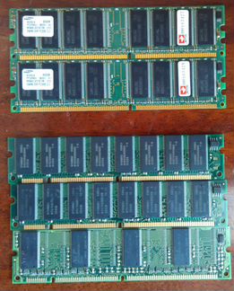 Продам память DDR1 256 Mb PC3200-2шт. и PC133 64Mb