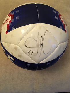 Футбольный мяч с автографом Килиана Мбаппе