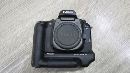 Зеркальный пленочный фотоаппарат Canon EOS 7