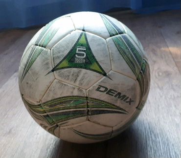 Продам мяч Demix 5 sizer