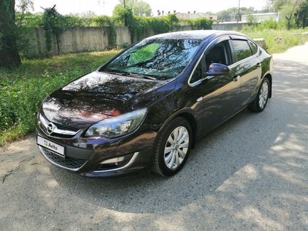 Opel Astra 1.6 МТ, 2013, седан