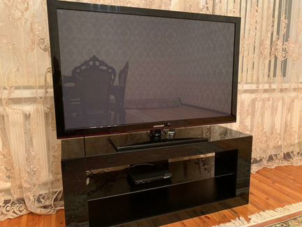Телевизор и подставка