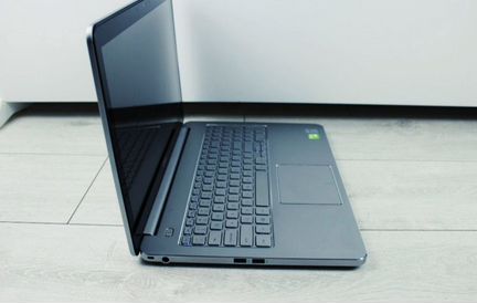 Игровой ноутбук Dell 7537