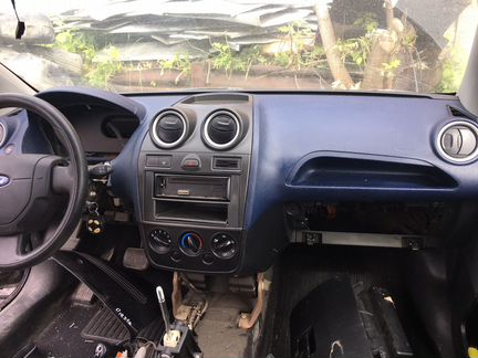 Ford Fiesta торпедо
