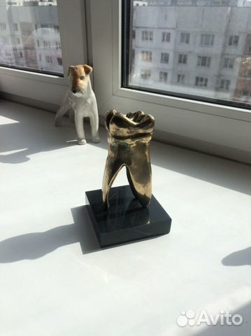 Статуэтка зуб из бронзы