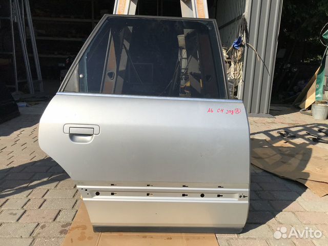 Дверь задняя правая на Audi 100 A6 C4 серебристая