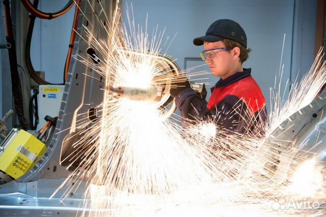 Электросварщик ручной дуговой сварки