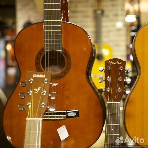 Акустические гитары в ассортименте