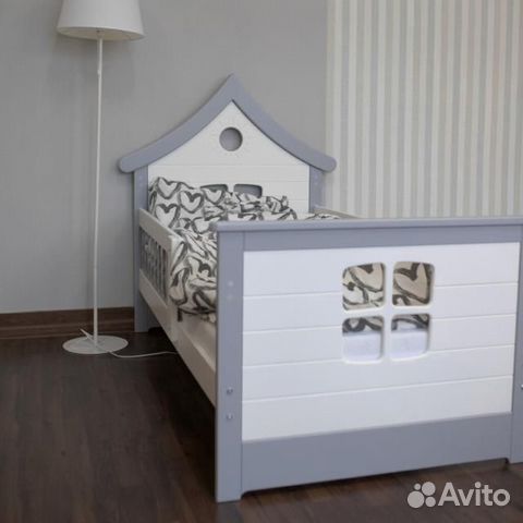 Детская кровать из массива