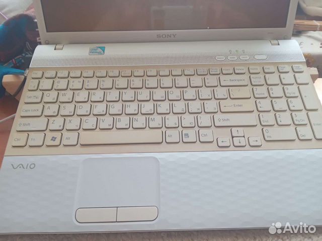 Ноутбук Sony vaio VPC-EH1S1R/W