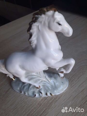 Статуэтка фарфор