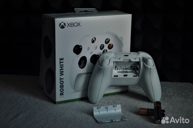 Новый геймпад Xbox Series Robot White