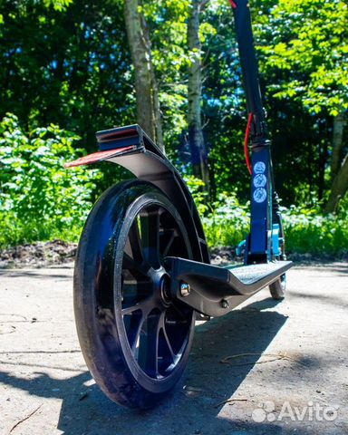 Самокат с ручным тормозом