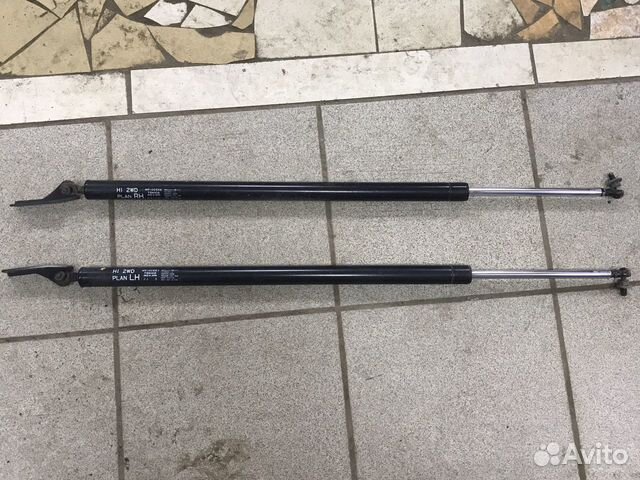 Амортизаторы багажника на mitsubishi delica, L400