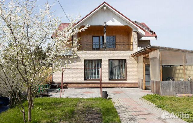 

Дом 210 м² на участке 9 сот.