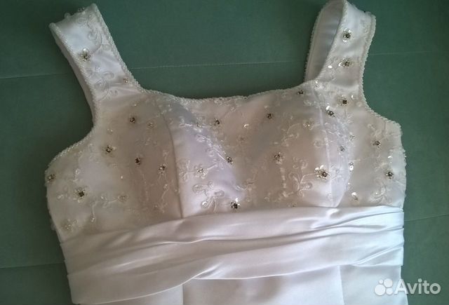 Новое короткое свадебное платье Новое короткое свадебное платье