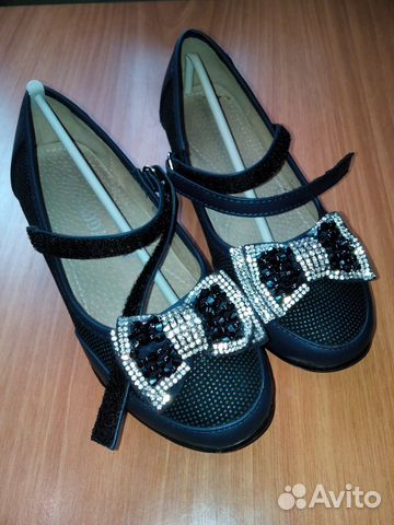 Праздничные туфли со стразами Swarovski