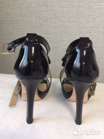 Босоножки Jimmy Choo для HM черные лаковые 39