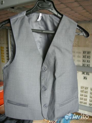 Костюм-тройка на рост 140