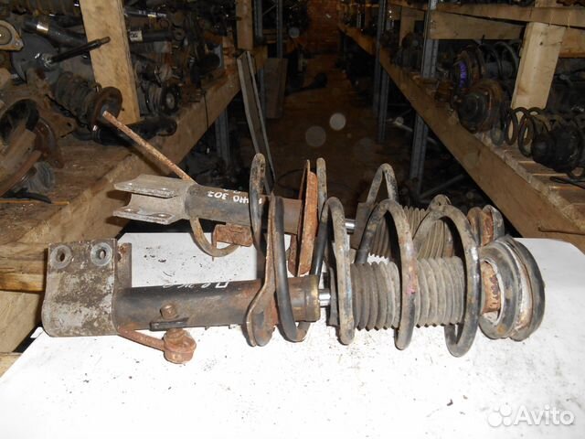 Стойка левая Peugeot 307 Пежо 307