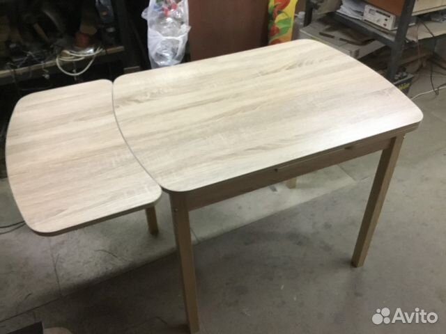 Стол кухонный