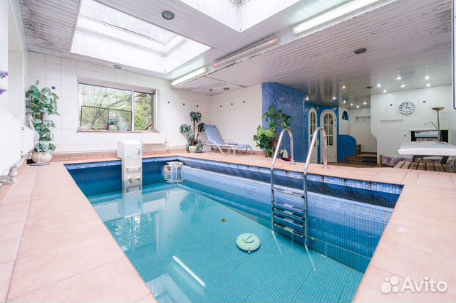 

10-к. и более коттедж, 650 м²