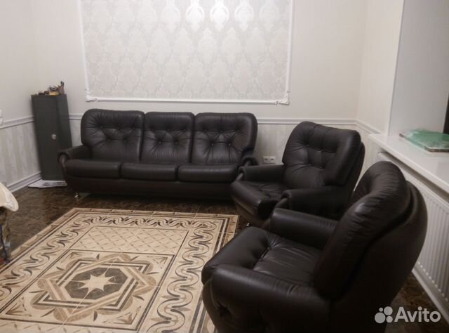 Диван + два кресла (кожаные)