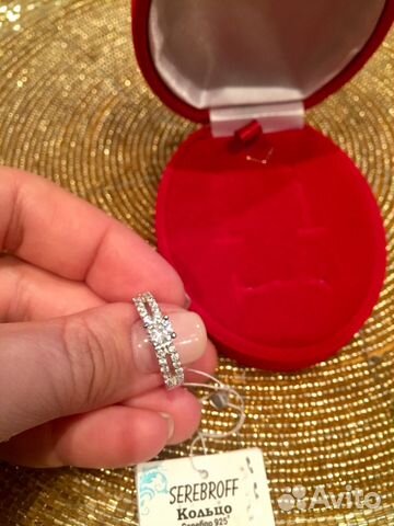 Серебряное кольцо с цирконами
