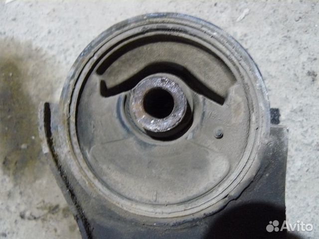 Опора двигателя Nissan Primera P12