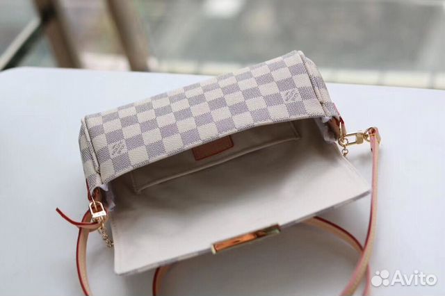 Сумка Louis Vuitton LV белая Сумка Louis Vuitton LV белая