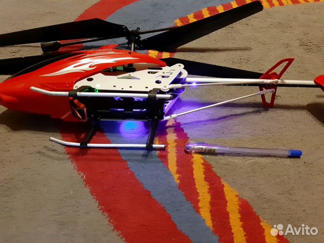 Вертолет Gyro-325 с гироскопом и с подсветкой Вертолет Gyro-325 с гироскопом и с подсветкой