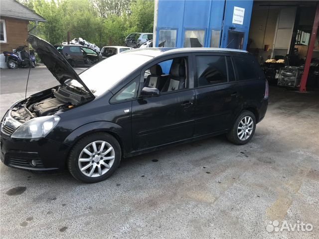 Дверь капот фара бампер Opel Zafira B 2005-2012 Дверь капот фара бампер Opel Zafira B 2005-2012