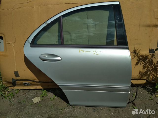 Дверь задняя правая в сборе Mercedes W203 седан