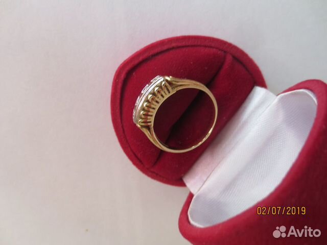 Золотое кольцо с бриллиантами