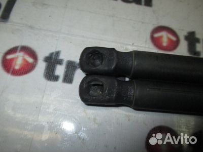 Амортизатор задней двери VW Golf Plus Амортизатор задней двери VW Golf Plus