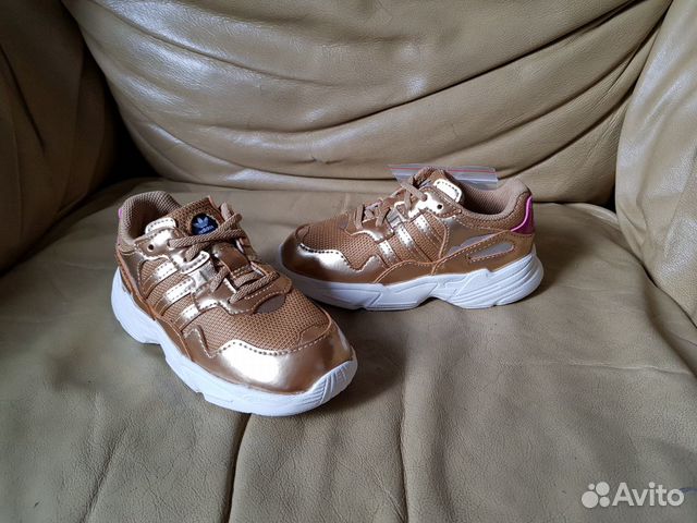 Кроссовки Adidas Yung новые детские 24 и 25 р Кроссовки Adidas Yung новые детские 24 и 25 р
