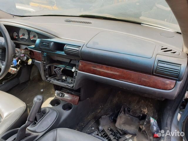 Торпедо Dodge Stratus черная