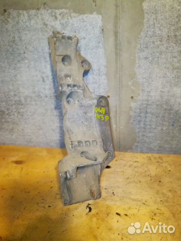 Кронштейн генератора Гольф4 октавия тур Т5 Кронштейн генератора Гольф4 октавия тур Т5