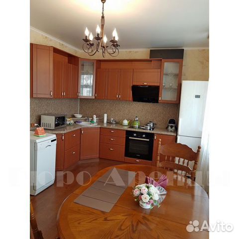 2-к квартира, 100 м², 4/10 эт.