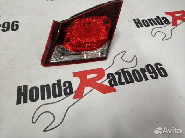 Фонарь в крышку багажника задний правый Honda Фонарь в крышку багажника задний правый Honda