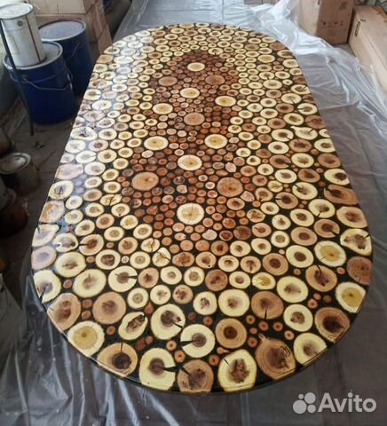 Столы и стулья