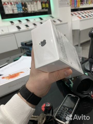 Телефон iPhone 11 64GB A2221 (год гарантии)