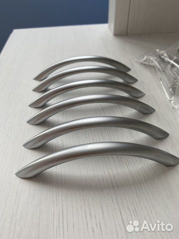 Мебельная ручка-скоба матовый металлик 96мм Мебельная ручка-скоба матовый металлик 96мм