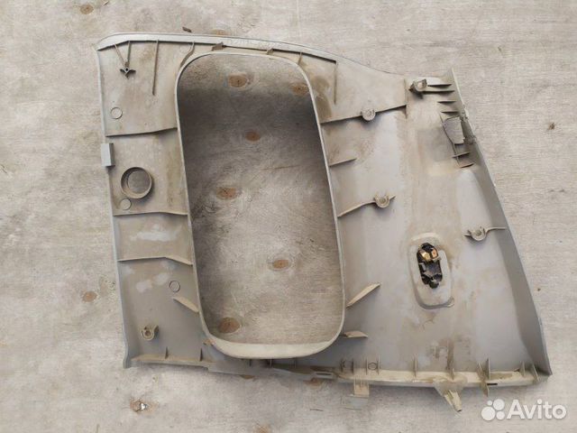 Обшивка стойки задняя левая верхняя Mazda Demio