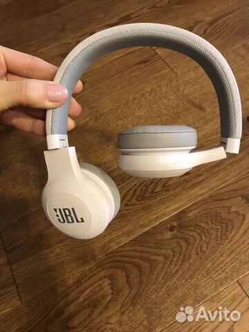 Беспроводные наушники JBL E45BT