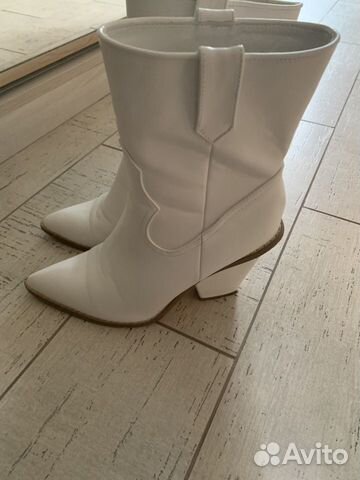 Сапоги летние белые 39 Сапоги летние белые 39