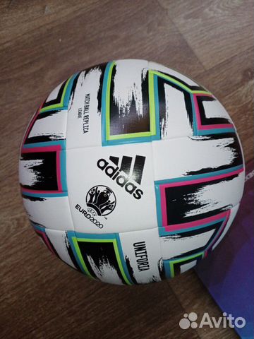 Футбольный мяч Adidas Футбольный мяч Adidas