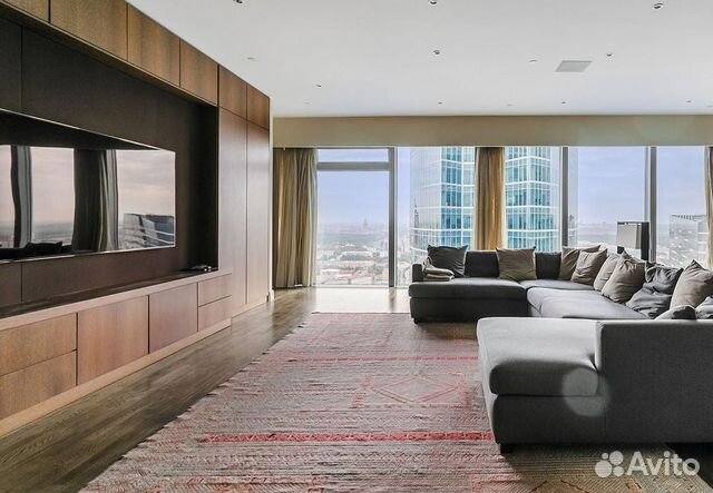 2-к квартира, 241 м², 44/76 эт.