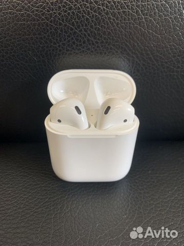 Беспроводные наушники AirPods2 Беспроводные наушники AirPods2