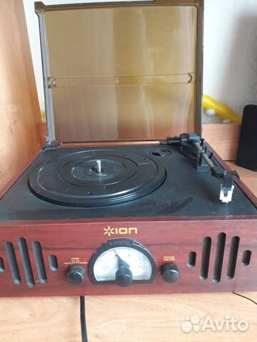 Проигрователь для пластинок с радио Проигрователь для пластинок с радио